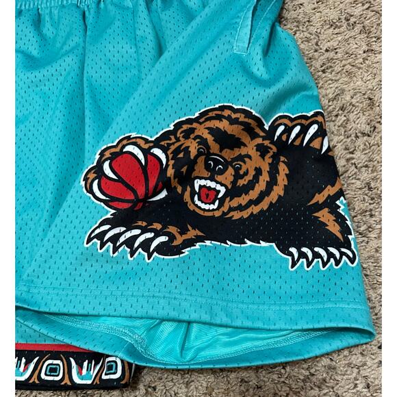 Mitchell & Ness Vancouver Grizzlies Hardwood Classic 96/97 Swingman Shorts Large - Picture 5 of 5